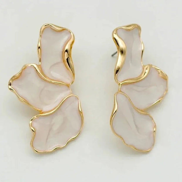 Metal Flower Cream Stud Earrings for Women Fashion Gold Color Plating Irregular Post Earrings Heavy Design Statement Earring