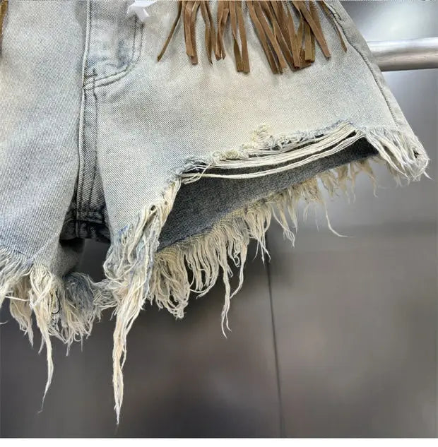 Hot girl fringe, frayed edge, ripped hole jeans, women's summer 2024 new retro slimming wide leg short pants