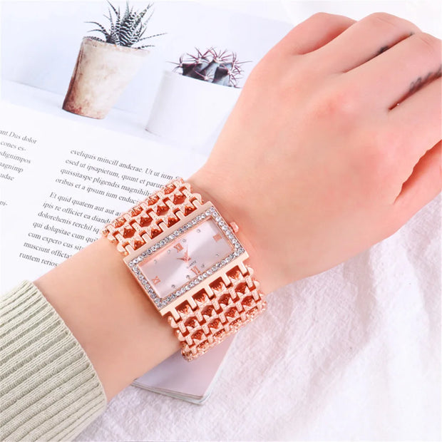 UTHAI W29 Women's Fashion Watch Luxury Light Square Diamond Quartz Ladies Gold Stainless Steel Bracelet